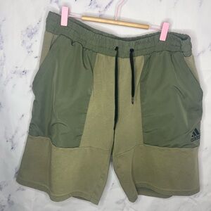 Adidas Men's Dark & Light Green  Athletic Shorts Sz L